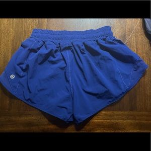 Lululemon Hottie Hot Short! Size 4 reg 2.5”!
